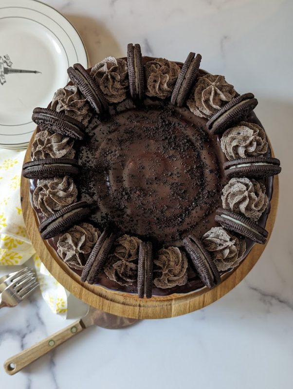 8" 3-Layer Cookes & Cream Cake